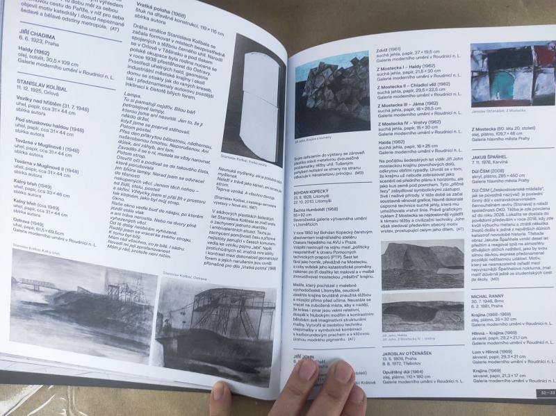 pohled do expozice, katalog k výstavě, foto autorka